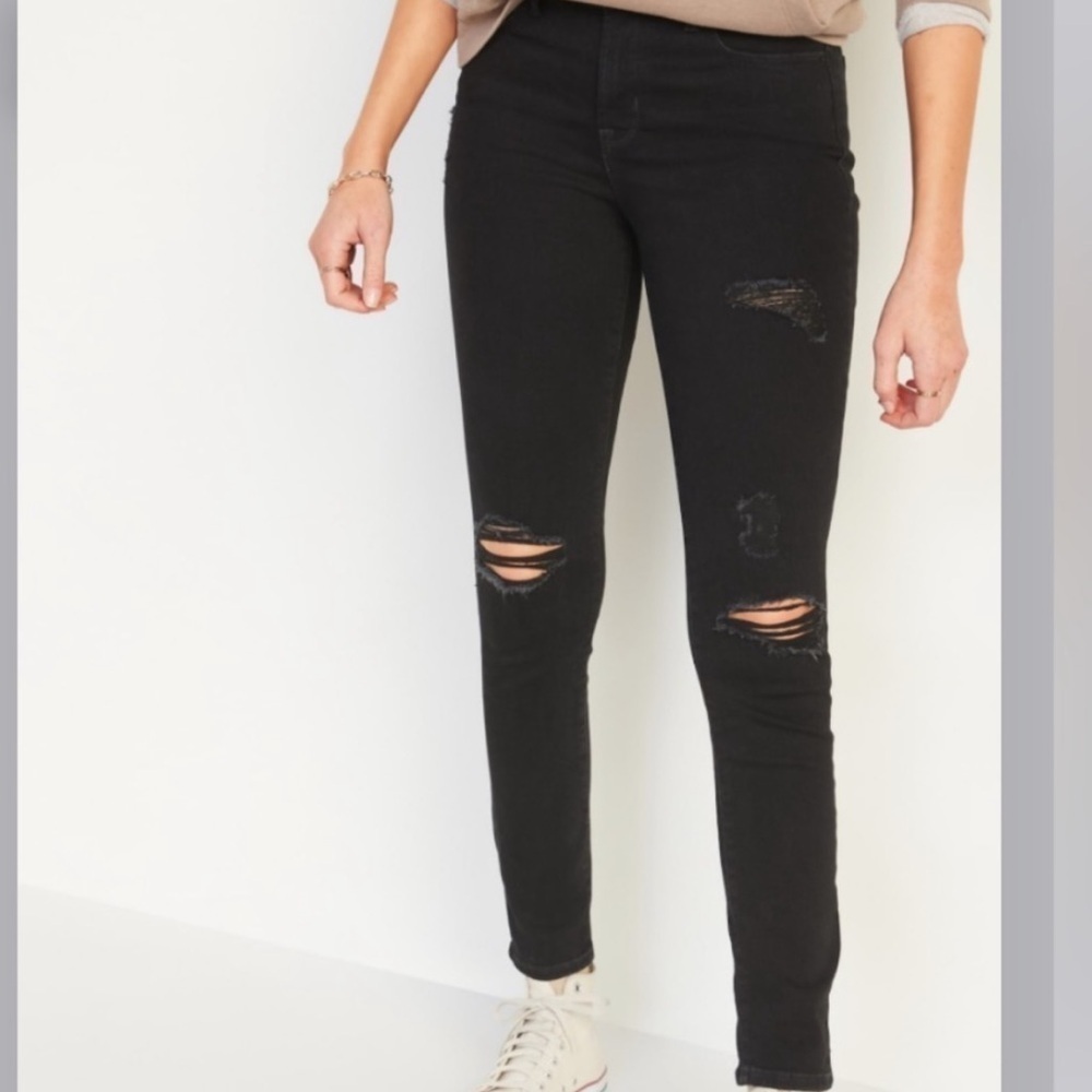 Old Navy Pop Icon Skinny Black Distressed Mid‎ Rise Short Denim Jeans
